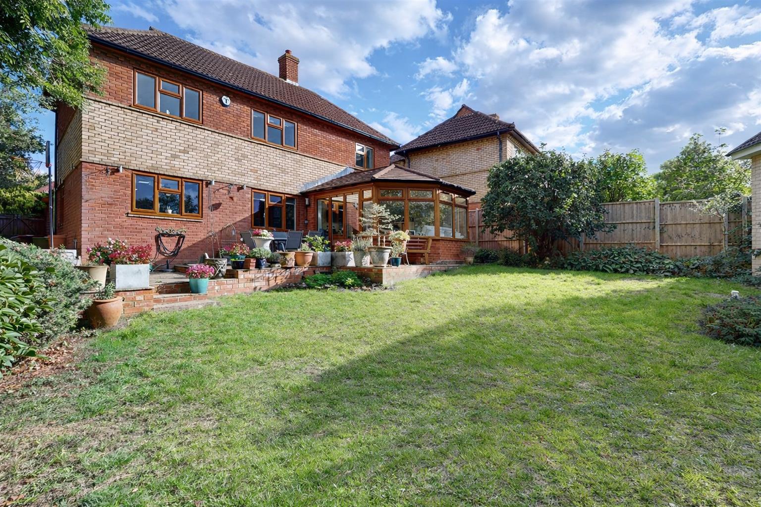 4 bed property in Oakley Gardens., Milton Keynes
